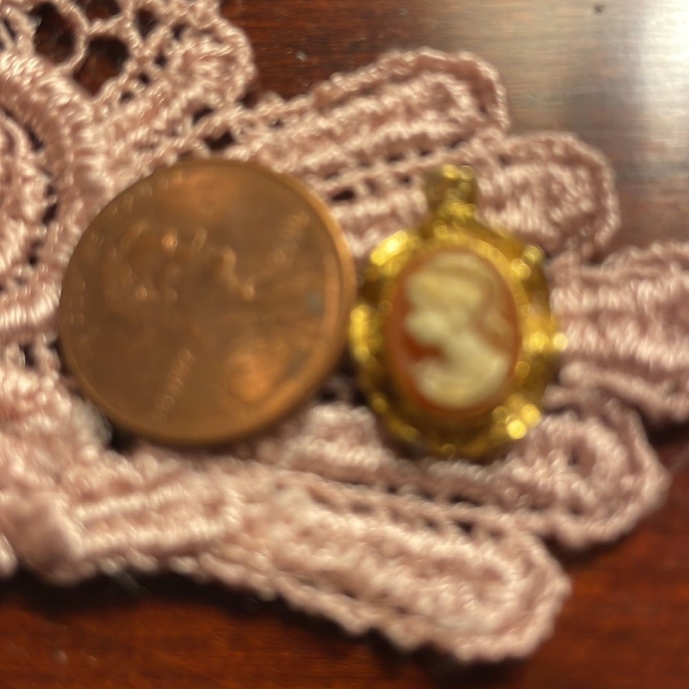 Small vintage cameo gold plated